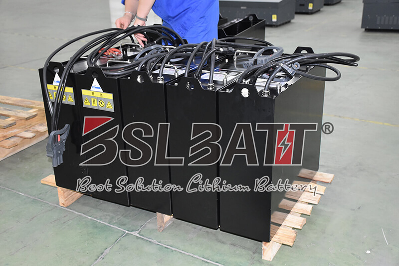 Top 8 Reasons Forklifts and Pallet Jacks Will Convert to Lithium-Ion Power in 2021