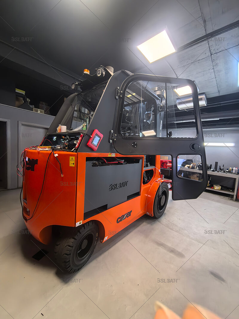 How do BSL lithium batteries stand out in the heavy-duty forklift sector?