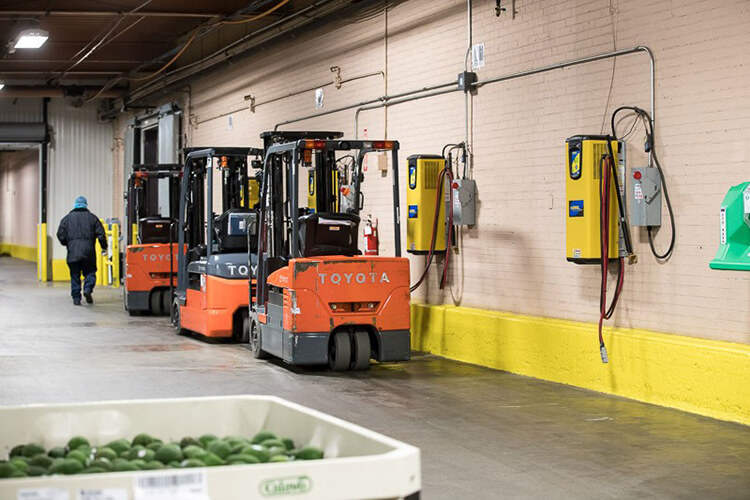 5 REASONS TO GIVE LITHIUM FORKLIFT BATTERIES A SECOND LOOK